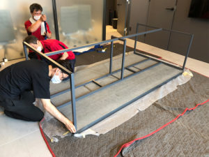 オリジナルオフィス家具の製作　現場搬入から組み立てそして製品検査